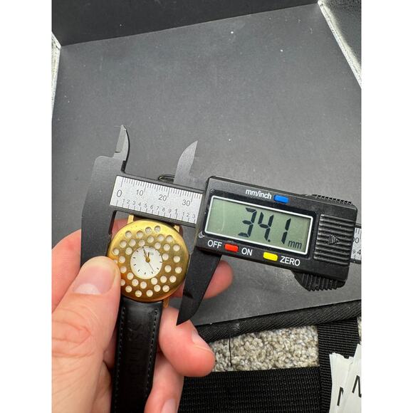 Guess Vintage Unisex Gold Tone Watch Circular Cutout Design Leather Strap 34mm main image 4